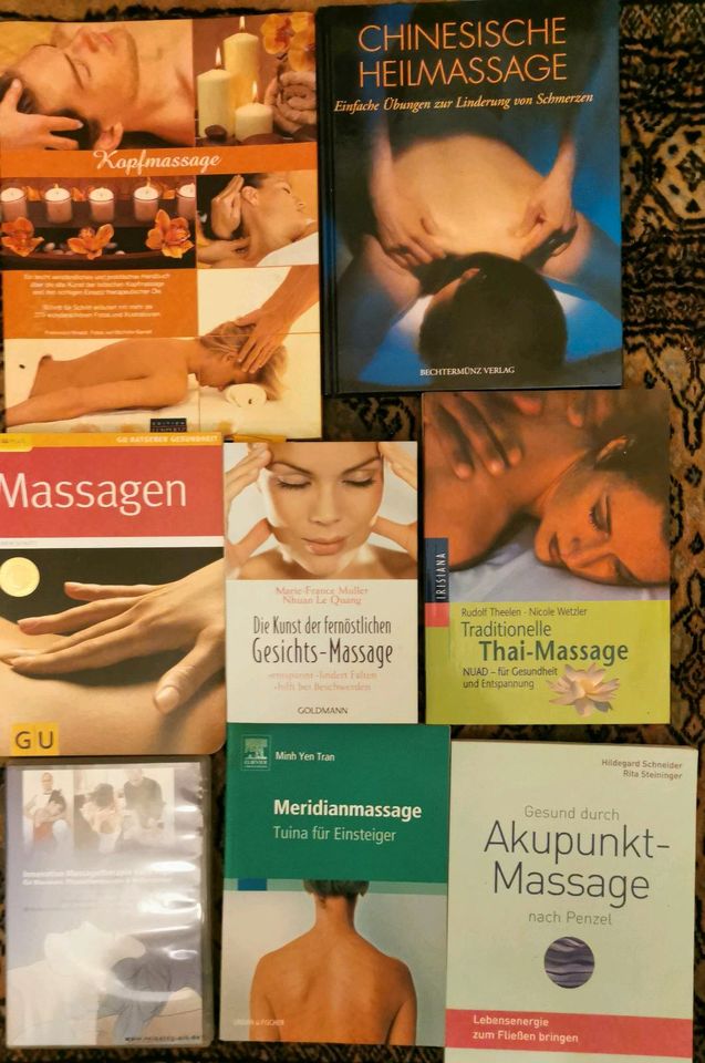 Massagetechniken Bücherkonvolut in Bokel
