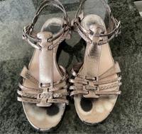 Dior Riemchen-Sandalen, Farbe zwischen Silber und Gold Hessen - Bad Homburg Vorschau
