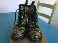 Dr. Martens 37 Saarland - Neunkirchen Vorschau