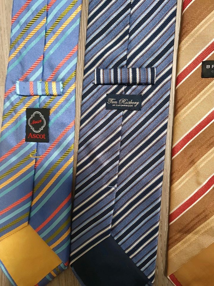 Seide Krawatten Krawatte Herren Hemd ca. 1,72 lang  je 3€ in Frankfurt am Main