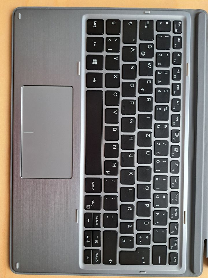 Dell Latitude 7200 2-in-1 Laptop in Kiel