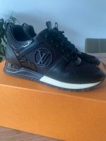 LOUIS VUITTON Sneakers Schwarz Größe 38 Nordrhein-Westfalen - Meerbusch Vorschau