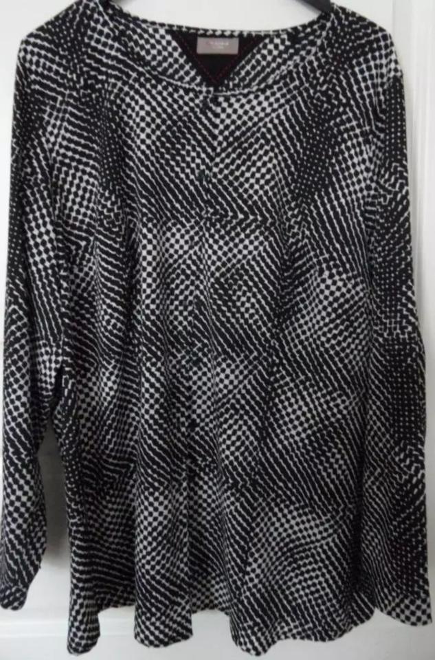 Sehr schöne, leichte Bluse TRIANGLE, Gr. 46, schwarz/weiß - TOP! in Demen