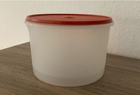 Tupperware Vintage Vorratsdose mit rotem Deckel  23 x 16  cm Niedersachsen - Großefehn Vorschau