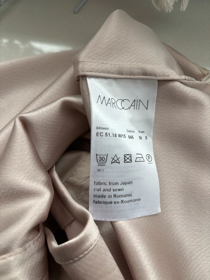 marc cain bluse mit langem reißverschluss. XL. 42. in Magdeburg