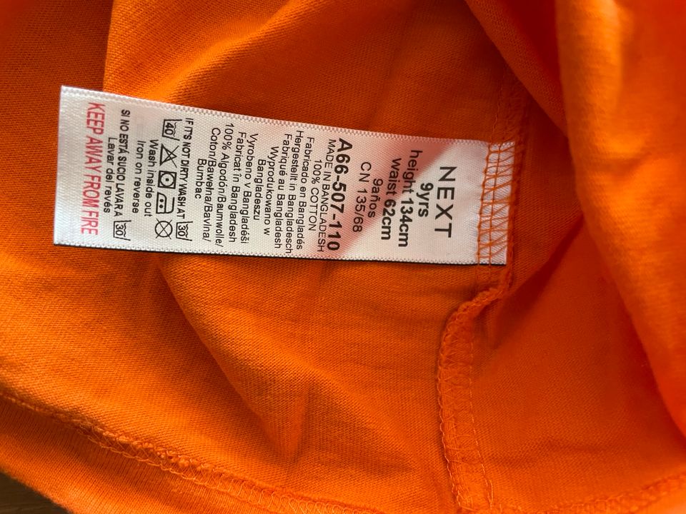Next Shirt orange Gr 134 wie neu in Kerpen