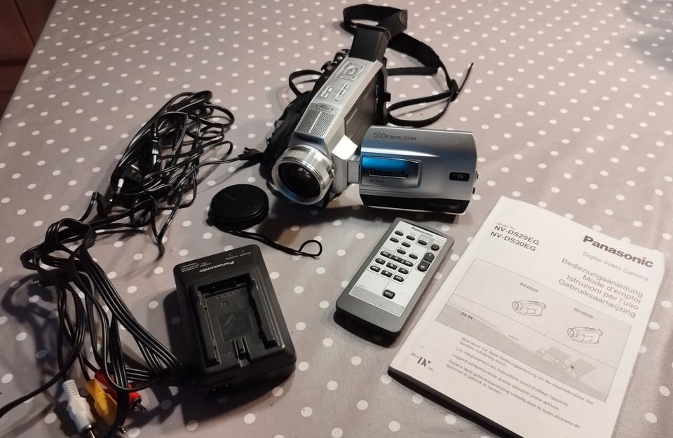 Video-Kamera Panasonic 500x DIGITAL ZOOM Mini DVD in Lüneburger Heide -  Neuenkirchen | Weitere TV & Video Artikel gebraucht kaufen | eBay  Kleinanzeigen ist jetzt Kleinanzeigen