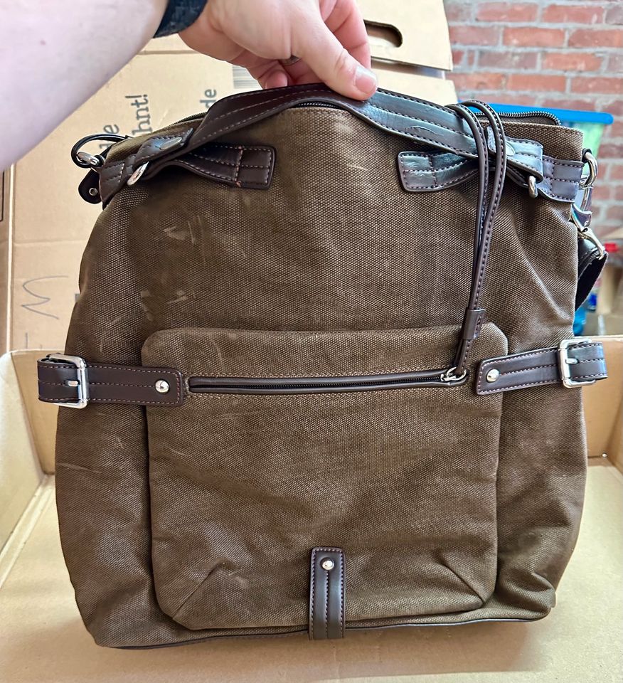 Esprit Handtasche Umhängetasche Canvas Leder unbenutzt in Gittelde