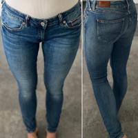 Tommy Hilfiger Sophie Skinny Jeans Hose Röhre Gr 30/32 29/32 M 38 Nordrhein-Westfalen - Remscheid Vorschau