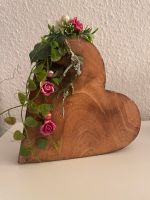 Deko Herz aus Holz mit Blumenverzierung | Hochzeitsgeschenk Brandenburg - Oranienburg Vorschau