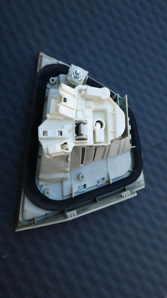 Orig. E91 LCI Rückleuchte Bremsleuchte Stoßstange hinten Schwarz in Commichau