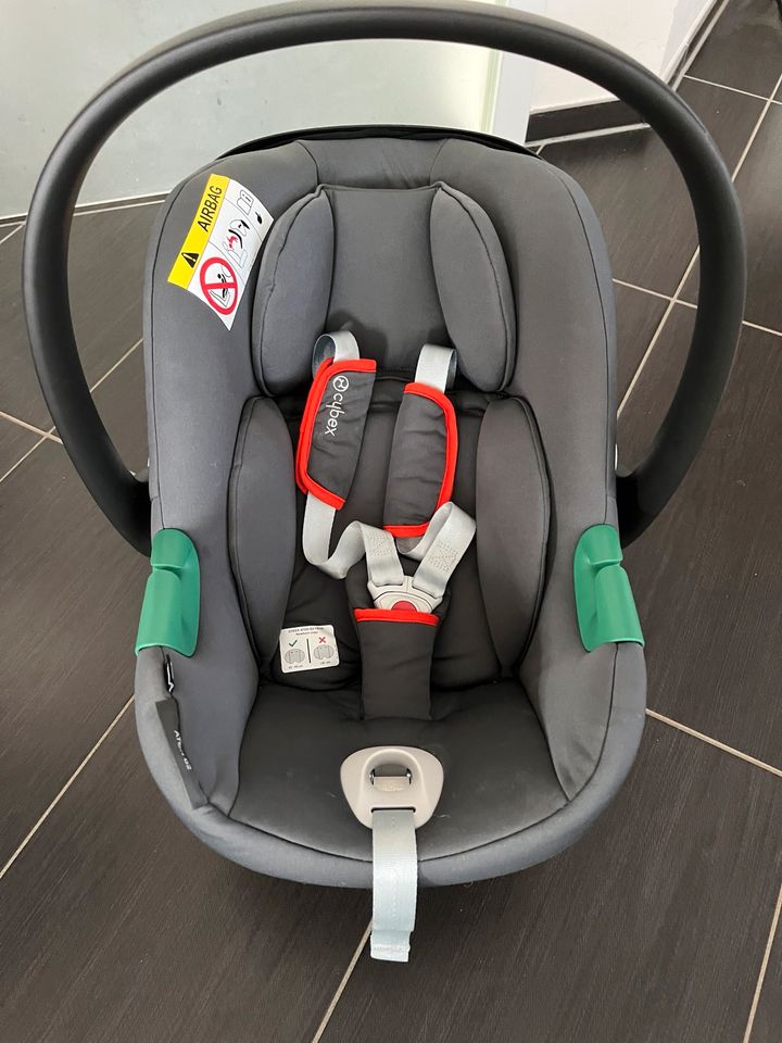 Cybex Aton B2 i-Size Autositz Babyschale Kindersitz in Glinde