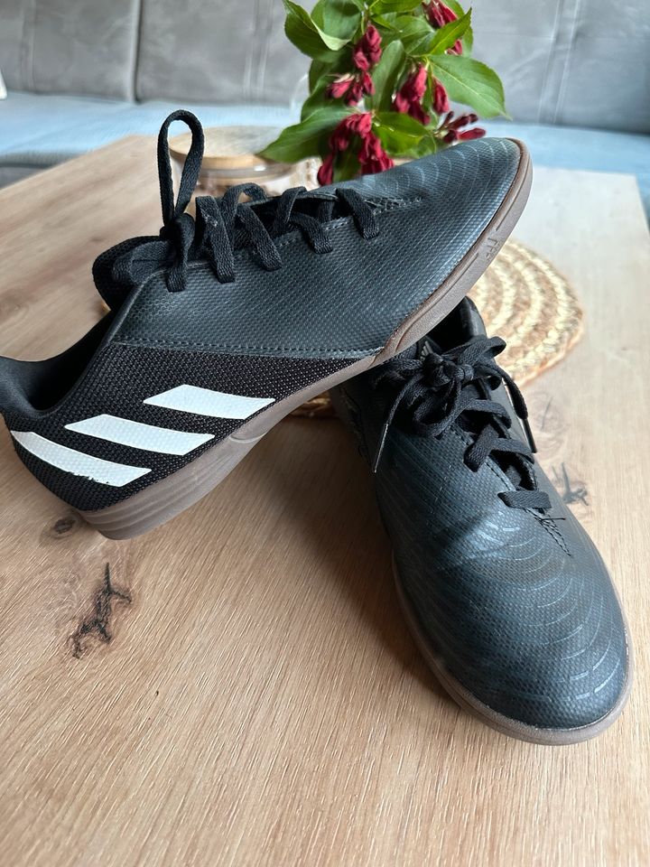 Sportschuhe Adidas gr.38 in Wilhelmshaven