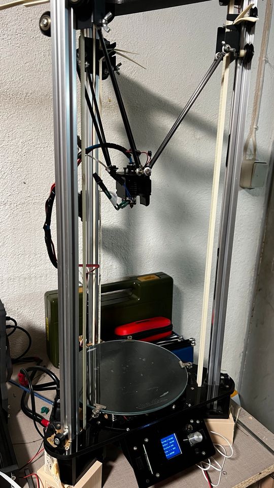 Delta 3D Drucker in Täferrot