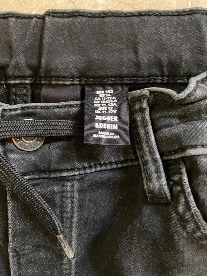 H&M Jeans schwarz 152 in Westoverledingen