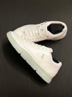 Neuwertige Damen On Cloud The Roger Running Laufschuhe Sneaker Bayern - Bischofswiesen Vorschau