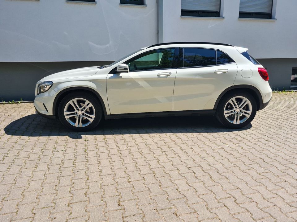 Mercedes-Benz GLA 220 CDI/d Leder-Navi-Kamera-ILS in Wallhausen