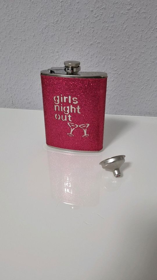 Flachmann pink glitzer girls night out in Nürtingen