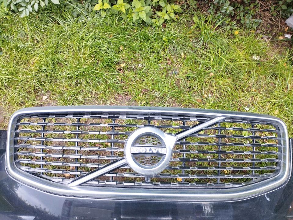 Volvo XC 60 Stoßstange Grill Kühlergrill in Herne