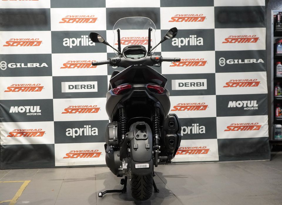 Piaggio Beverly SE Deep Black 400 neu in Kassel