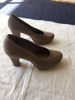 Pumps Gr 38, von Tamaris, nie neu, beige, Alcantara Bayern - Tutzing Vorschau