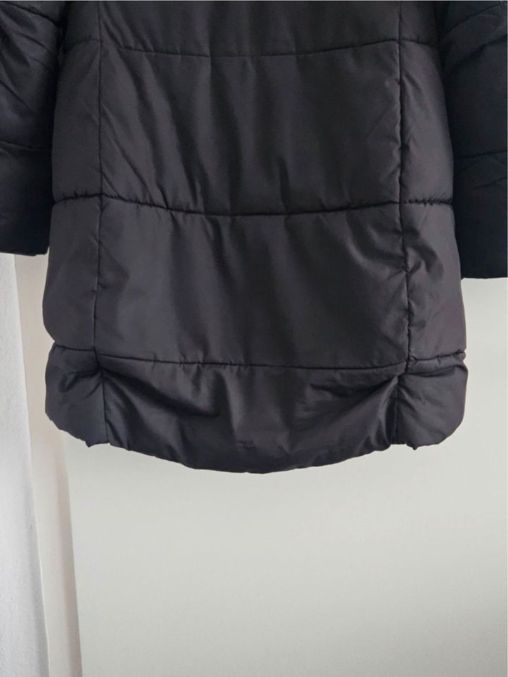 Damen Puffer Jacke in schwarz; Größe:S H&M in Bielefeld