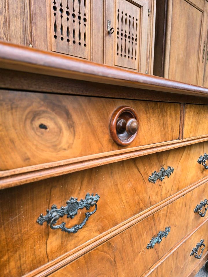 Antik Gründerzeit Nussbaum Kommode Sideboard Anrichte Alt Massiv in Groß-Gerau