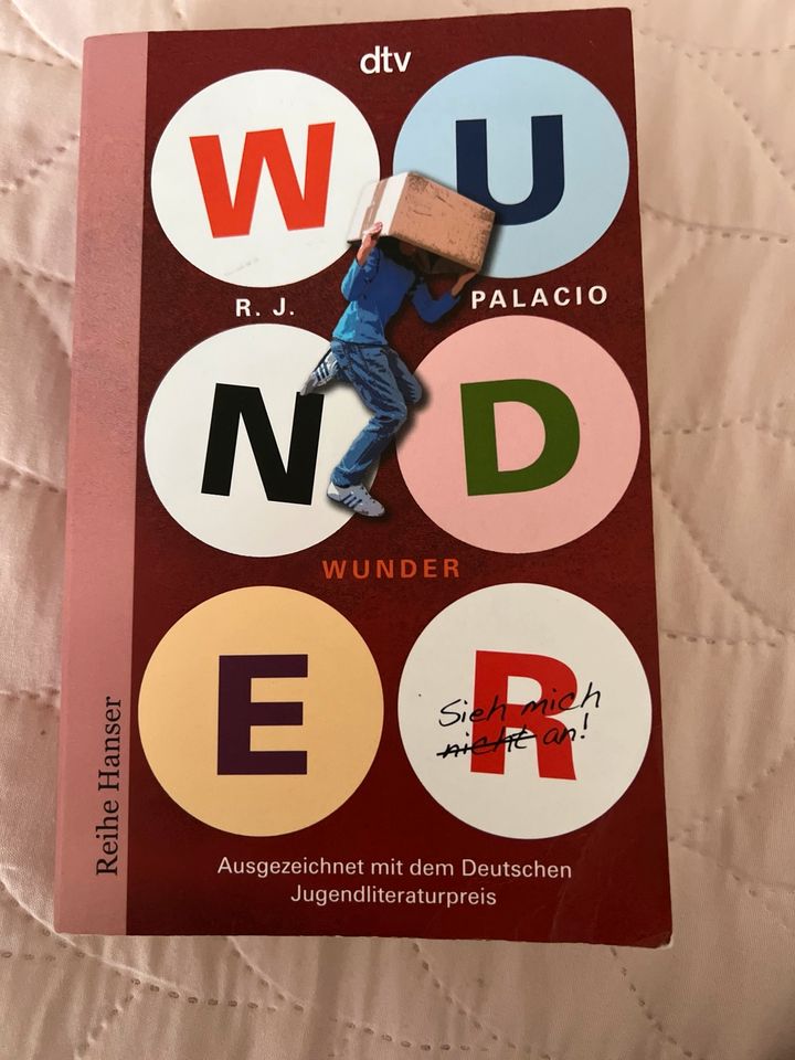 Wunder Buch R. J. Palacio in Friedrichshafen