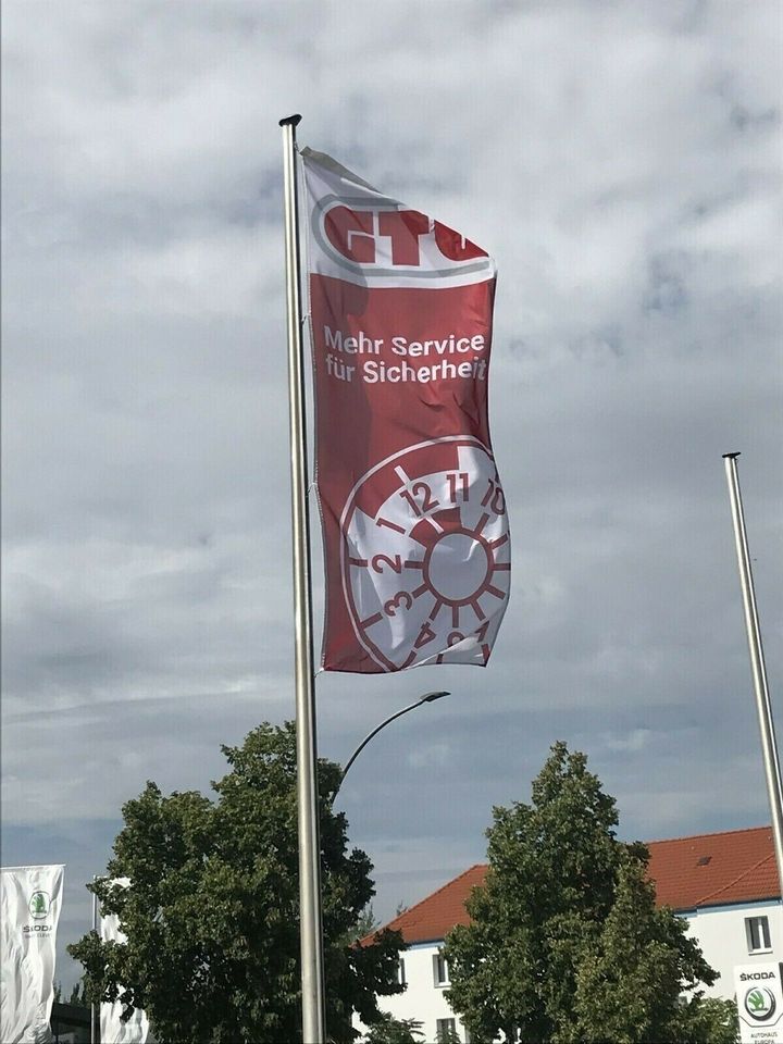 TÜV im eigenen Stützpunkt für alle Fahrzeuge Kfz Pkw in Berlin