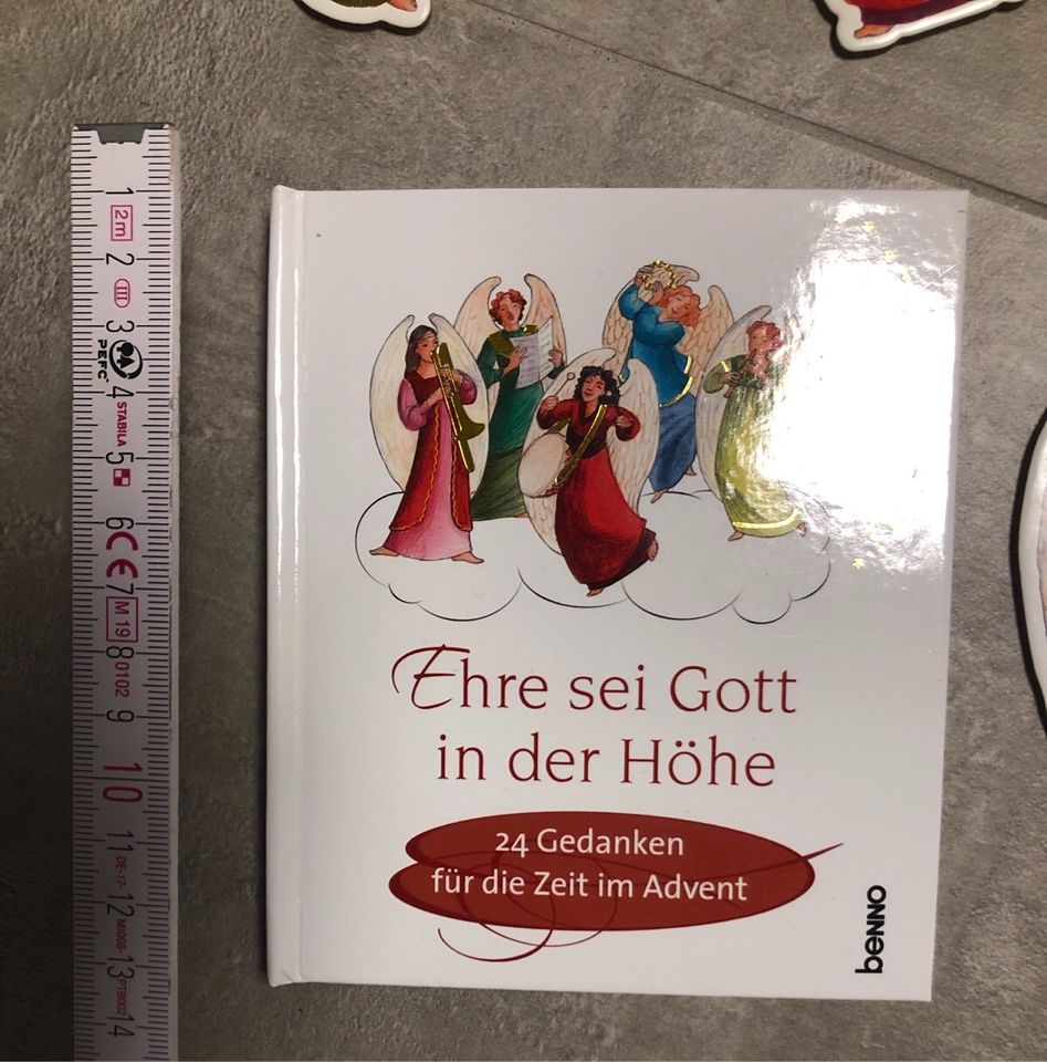 Adventskalender Engel mit Sprüchen nebst Buch in Groß-Gerau