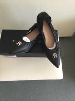 Ballerinas Schuhe v. Tommy Hilfiger, Gr.36, echtes Leder, schwarz Niedersachsen - Rinteln Vorschau
