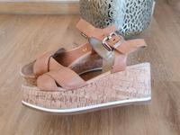 Unisa Sandalen Braun Leder Plateau Wedges Pumps Baden-Württemberg - Malsch Vorschau