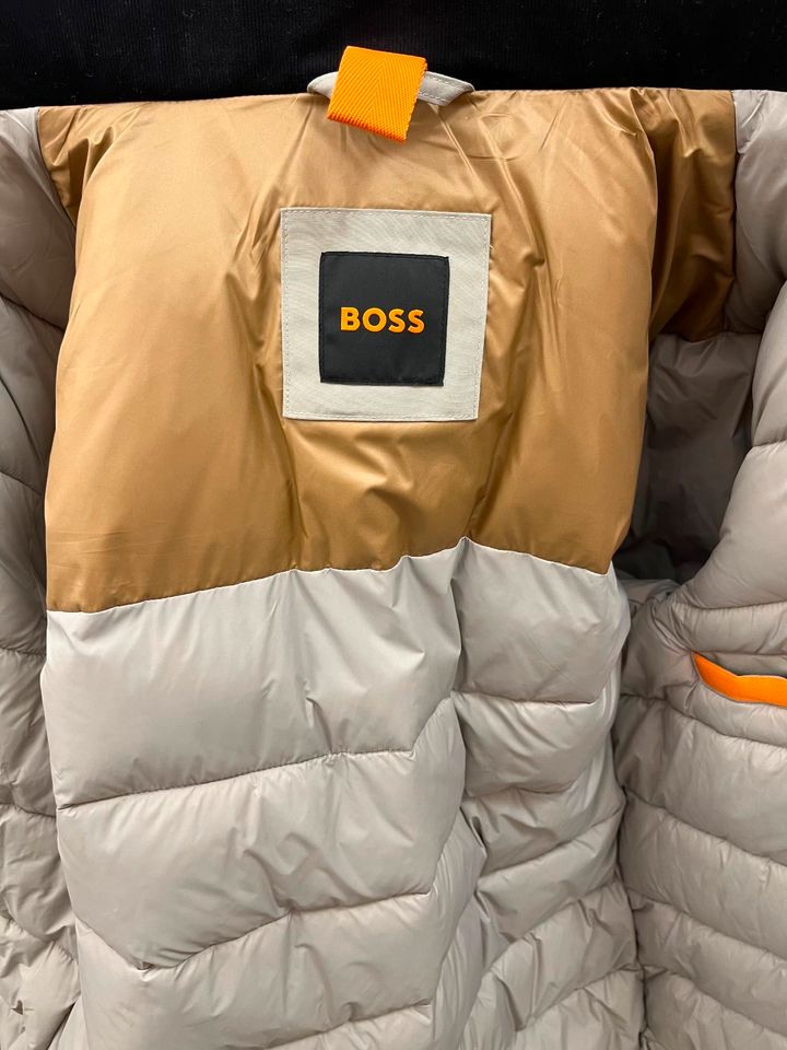 Hugo Boss Winterjacke 'Osiass' in Beige – Größe 46 - UVP: 399,-€ in Ingolstadt