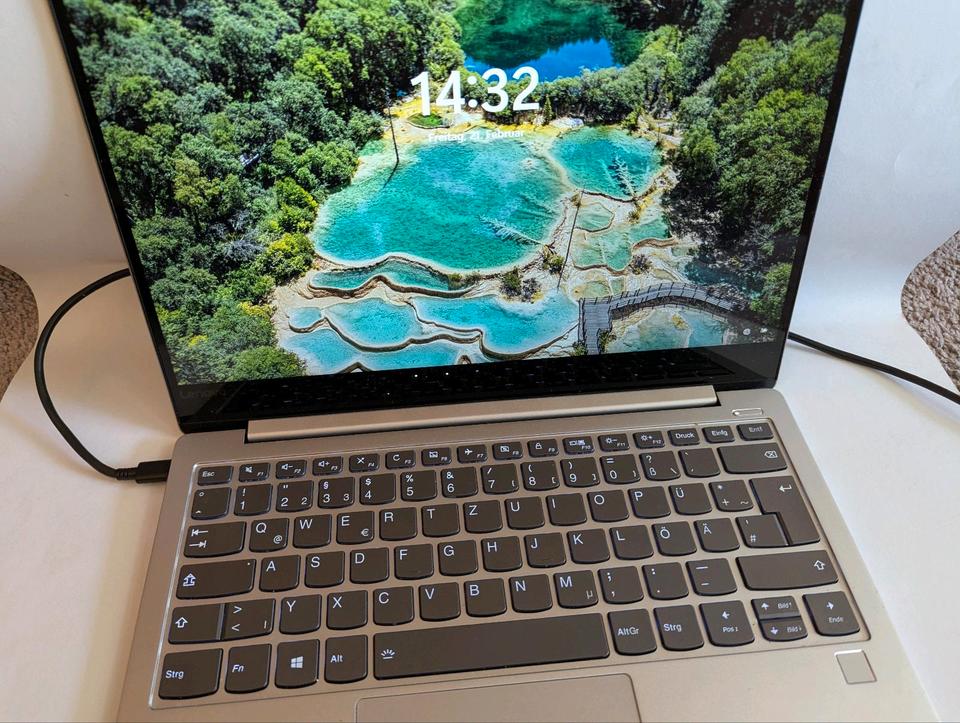 Lenovo Yoga S730-13IWL * Core i5-8265U * 8 GB RAM * 256GB SSD | in Viernheim