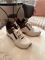 Michael Kors Sneaker Turnschuhe Schuhe Größe 36,5 Niedersachsen - Lehrte Vorschau