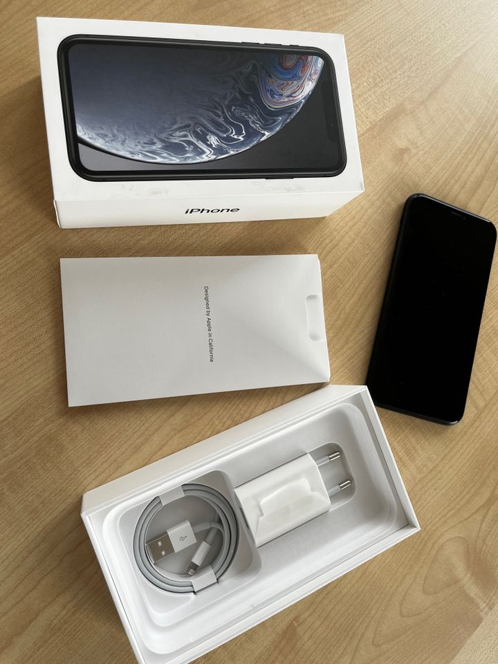 Apple iPhone XR - 64 GB schwarz gebraucht in Lörrach