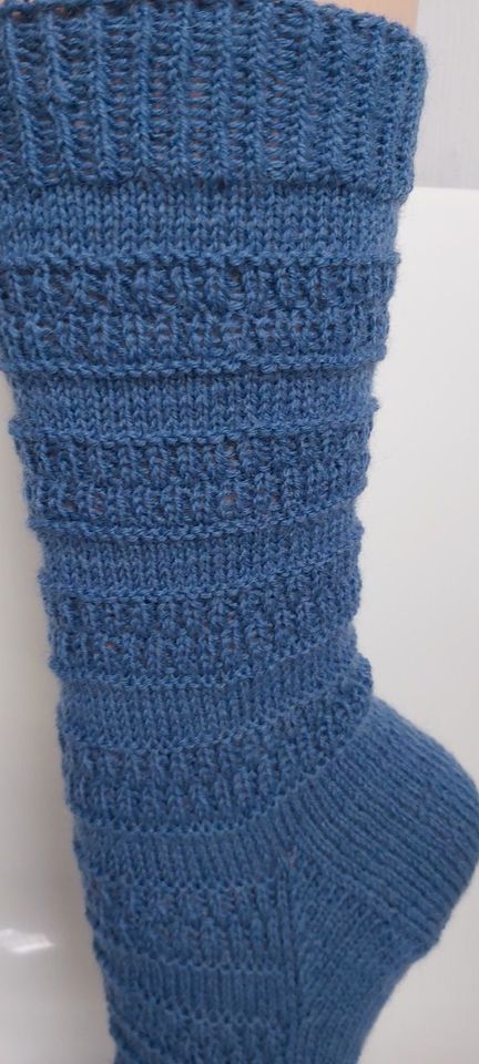 Stricksocken Wollsocken Handgestrickt Gr. 42/43  4-fach Wolle in Goldenstedt