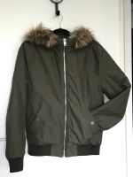 Herren Jacke mit Fell Winter Parka Khaki-grün H&M Gr. S Friedrichshain-Kreuzberg - Kreuzberg Vorschau