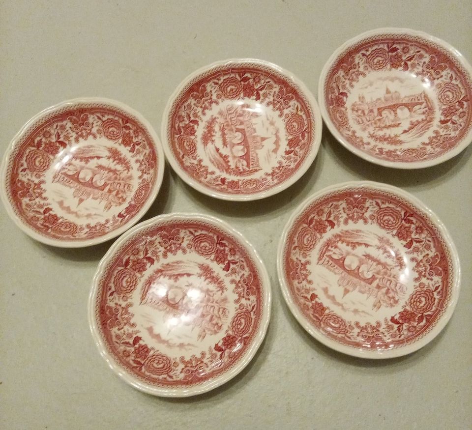 Villeroy & Boch Essgeschirr rot Vintage in Wendtorf