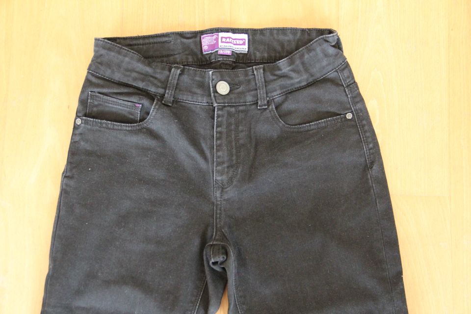 Jeans von Raizzed, schwarz, Gr. 170 in Marburg