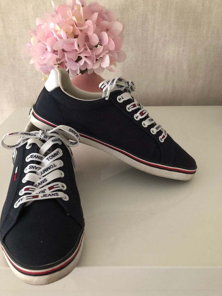 Sneaker Gr.37 Tommy Hilfiger in Magdeburg