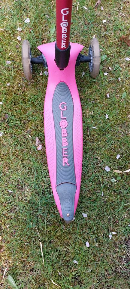 Globber Roller mit Leuchtreifen in Burgwedel