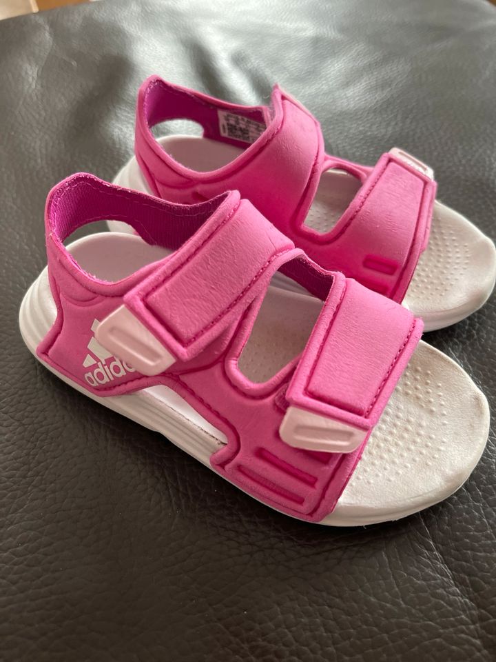 Adidas Sandalen pink Gr. 21 in Bröckel