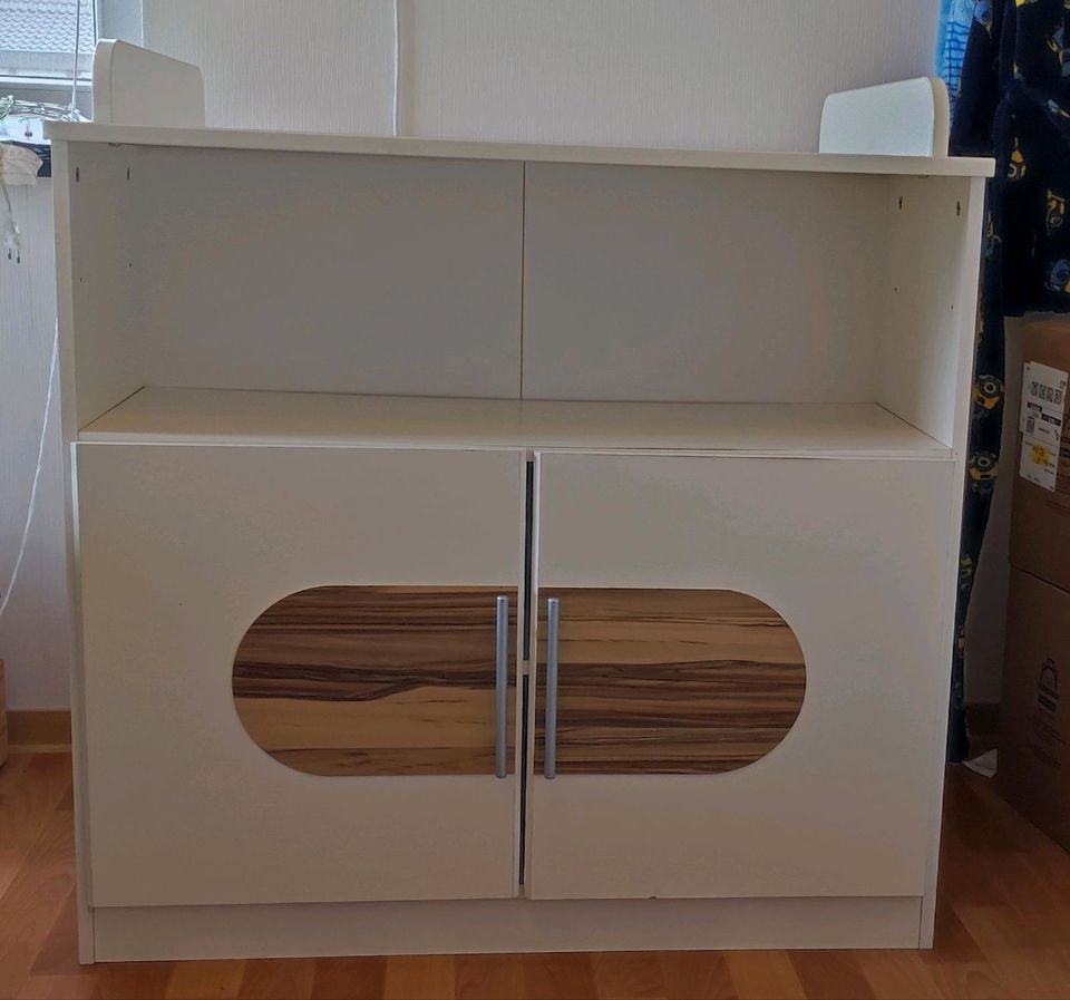 Wickelkommode mit Kleiderschrank in Waldfeucht