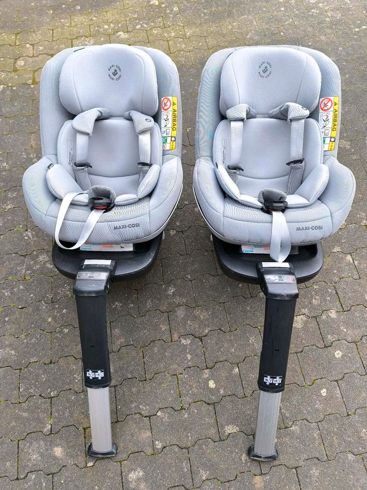 2x Maxi Cosi Pearl Pro2 mit Isofixstation in Frankenberg (Eder)