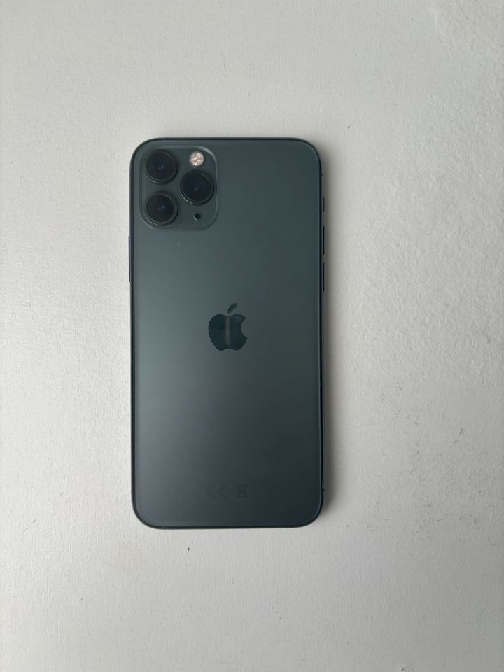 iPhone 11 Pro in Nürnberg (Mittelfr)