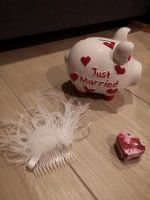 Just married Sparschwein Haarschmuck Ringe Federn  Hochzeit Nordrhein-Westfalen - Mettmann Vorschau