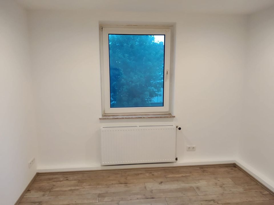 Attraktive 4-Zimmer-Wohnung mit Einbauküche und Balkon in Emden in Emden