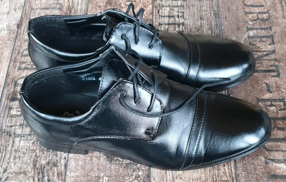 Anzugschuhe/elegante  Schuhe schwarz Größe 40 in Mutlangen