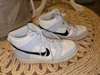 Neue Nike dunk high Babyblau 2x getragen 38,5 Niedersachsen - Braunschweig Vorschau